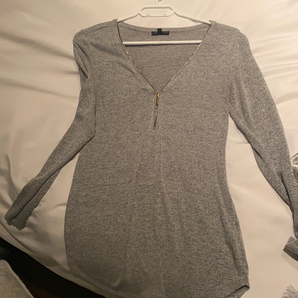 Grey dynamite top